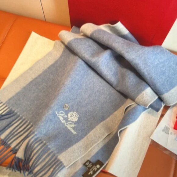 Loro Piana Cashmere Scarf - Picture 4 of 7